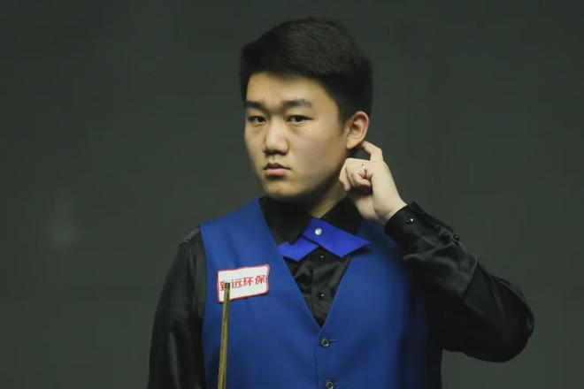 黄牌是裁判 黄牌是裁判