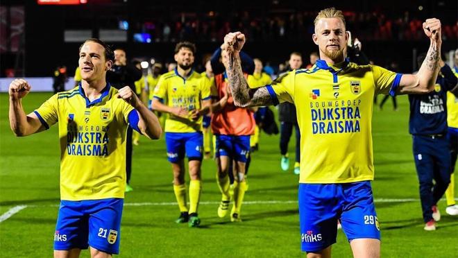 的表现充满 的表现充满